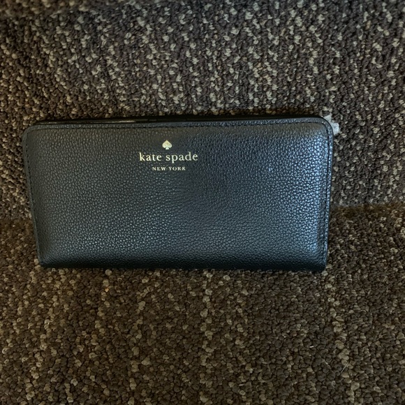 Authentic leather brand new with tags Kate Spade wallet - Picture 2 of 8